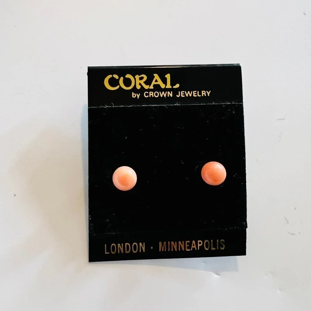 Gold-tone Genuine Pink Coral Round - Picture 1 of 1